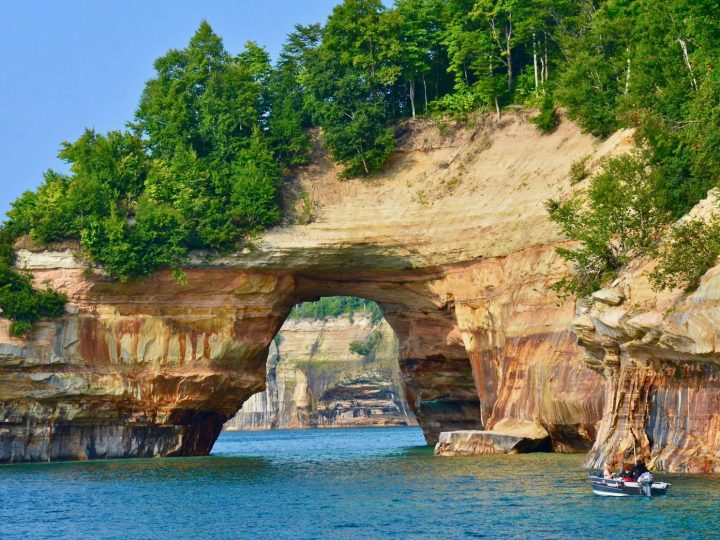 Pictured Rocks National Lakeshore – The Untamed Beauty of Michigan